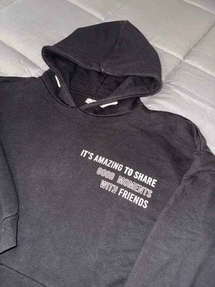 Pull noir 9/10 ans - photo numéro 2