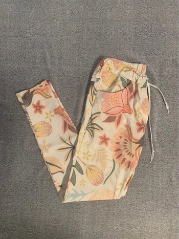 Pantalon à fleurs