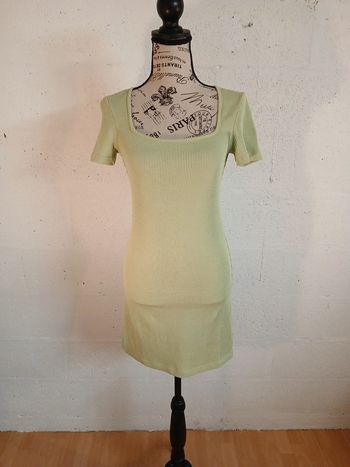 Robe moulante jennyfer  M bon etat