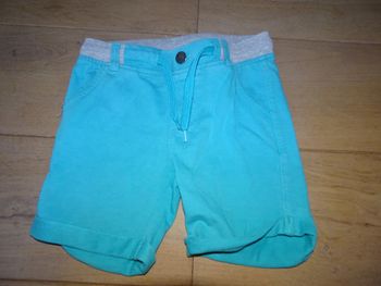 short turquoise Gémo 24 mois
