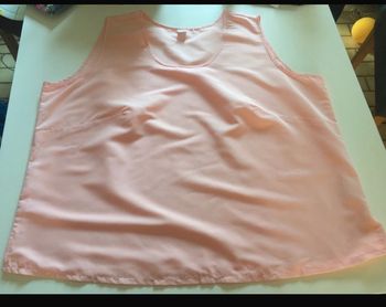 Débardeur / Top femme grande taille très bon état couleur rose taille 58