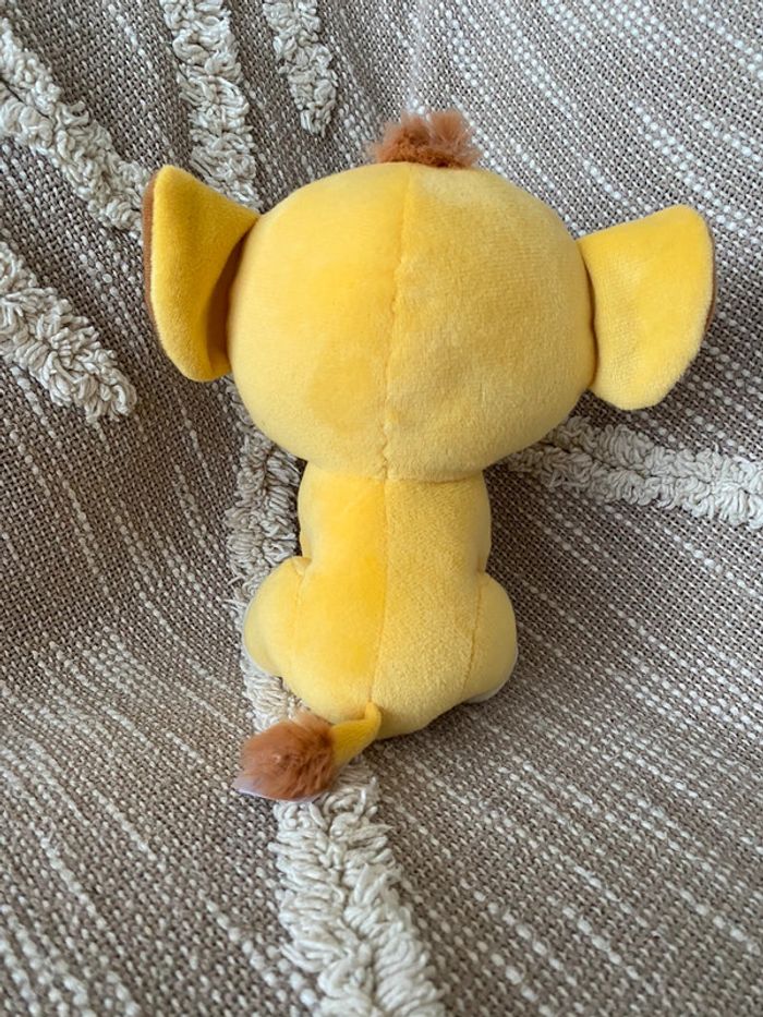 Peluche doudou 20cm Disney le roi lion Simba jaune très bon état - photo numéro 3
