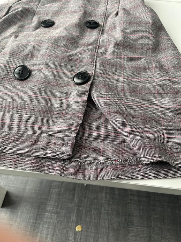 Jupe courte marque Jennyfer taille xxs équivaut à du 12 ans - photo numéro 4