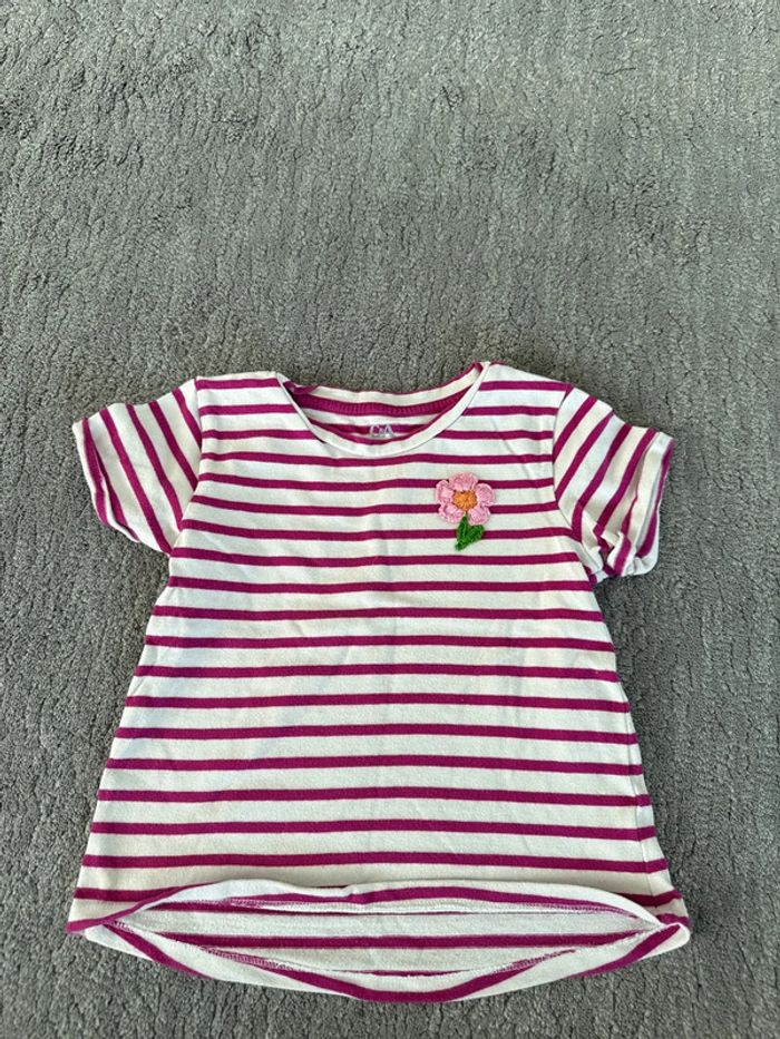 Tshirt fille taille 116 c&a fleuri - photo numéro 2
