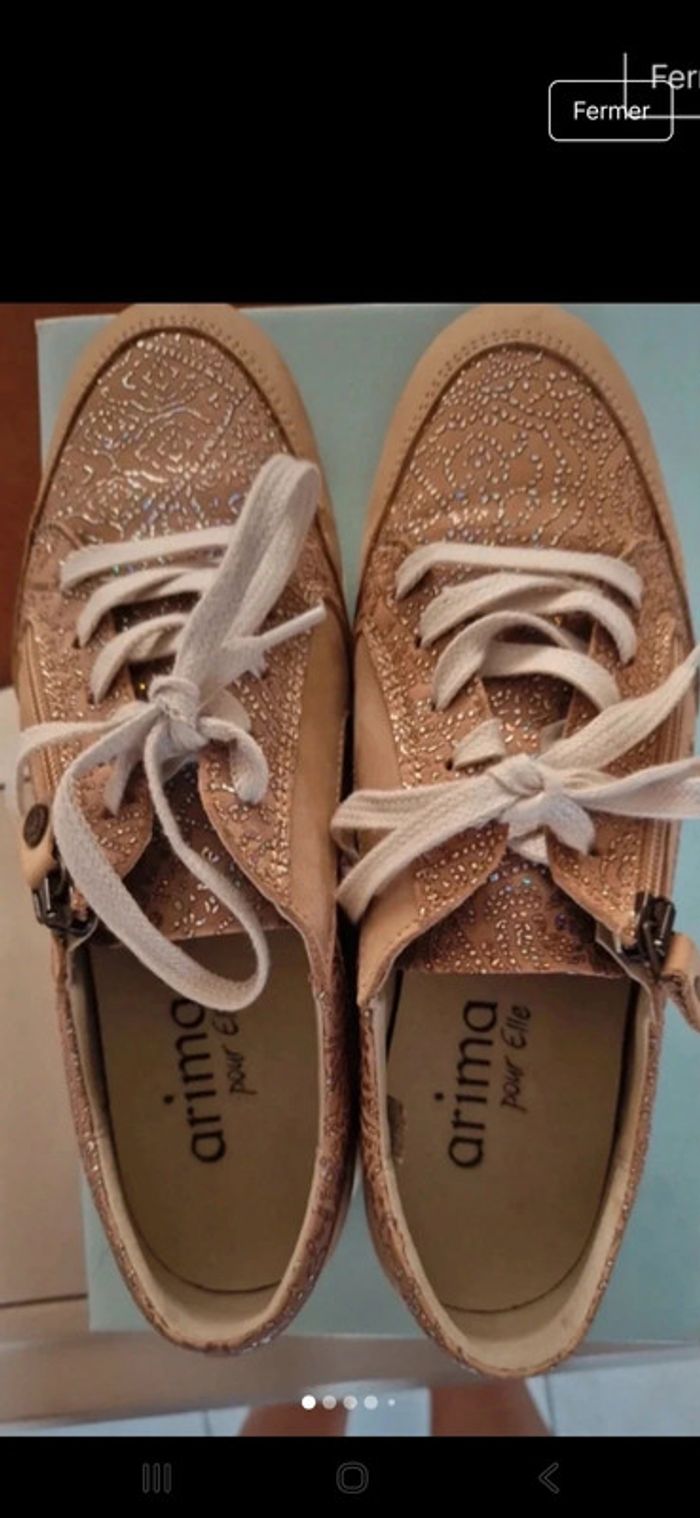 Baskets neuves 💛 - photo numéro 2
