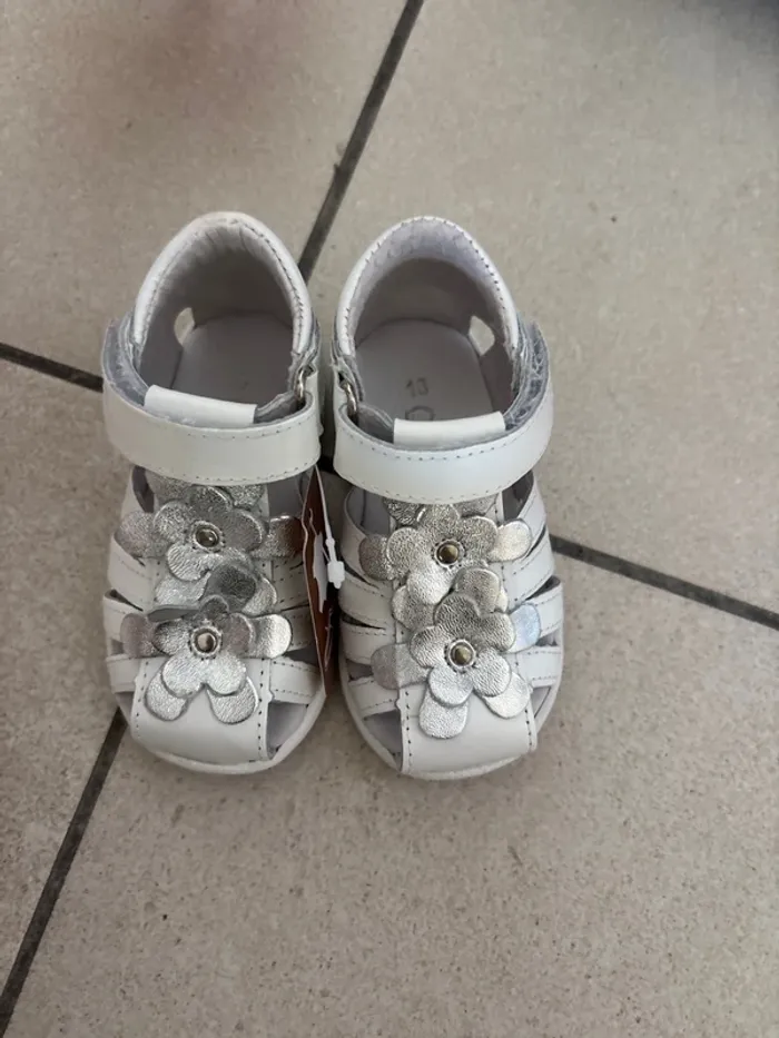 Chaussures taille 18