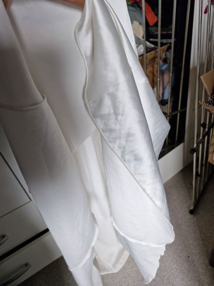 Superbe robe de mariée perles et dentelle - photo numéro 4