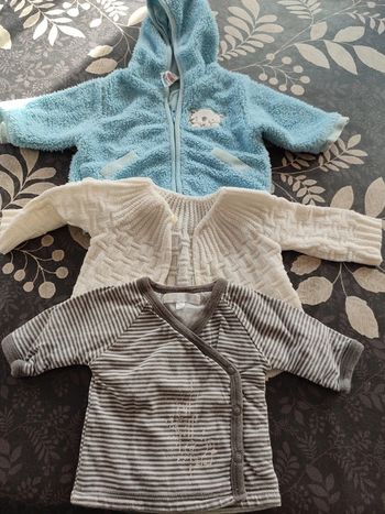 Lot gilets naissance