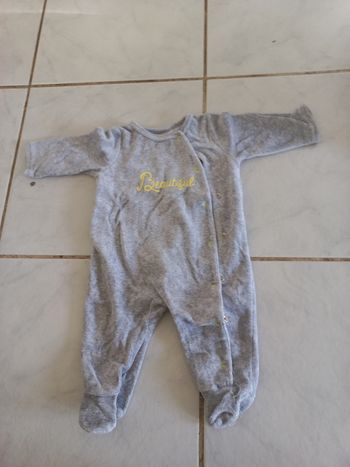 Pyjama 3 mois.