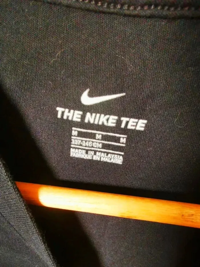 C30 t-shirt noir Nike 10 ans - photo numéro 3