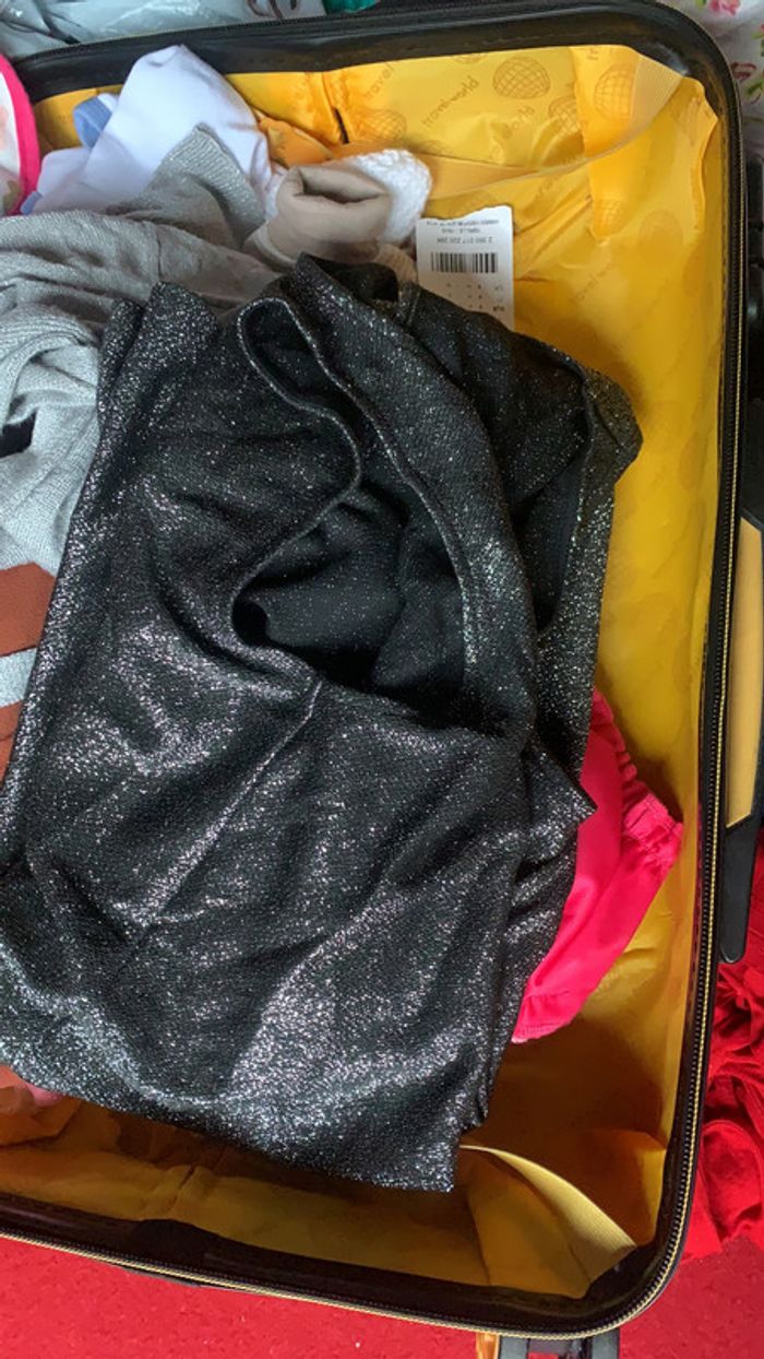 Jolie robe noire scintillante - photo numéro 3