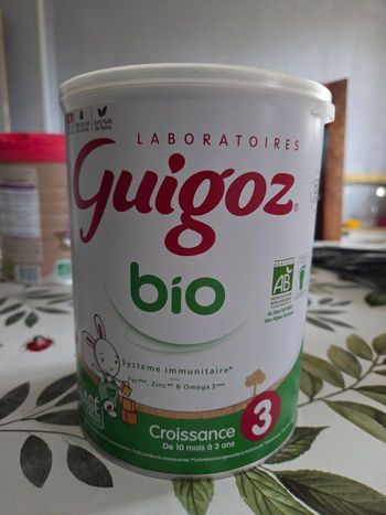 Une boîte Guigoz N°3