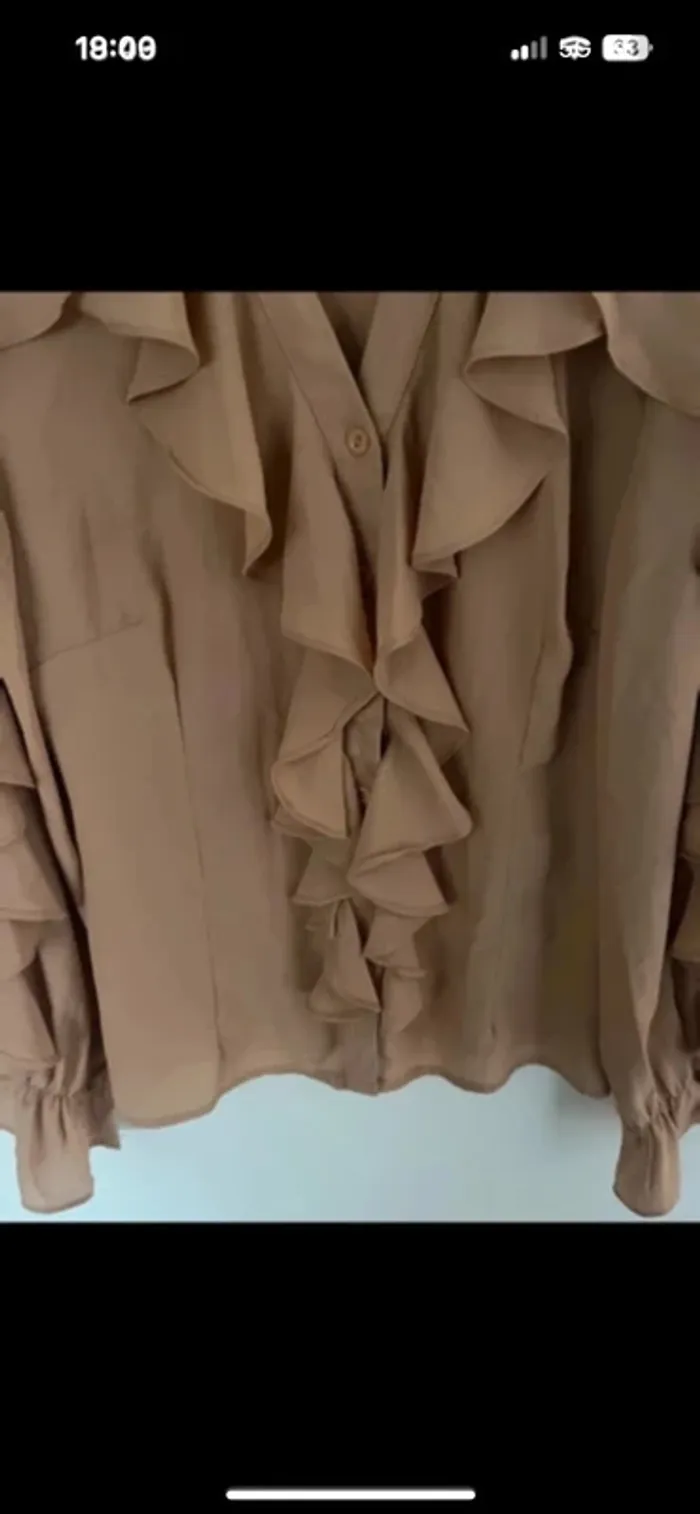 Blouse camel chic avec volants Taille S/M - photo numéro 8