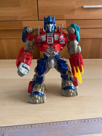 hasbro tomy Robot Optimus transformer prime dark moon