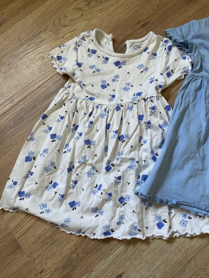 Lot de deux robes bleu et blanc fleuris 12-18 mois - photo numéro 2