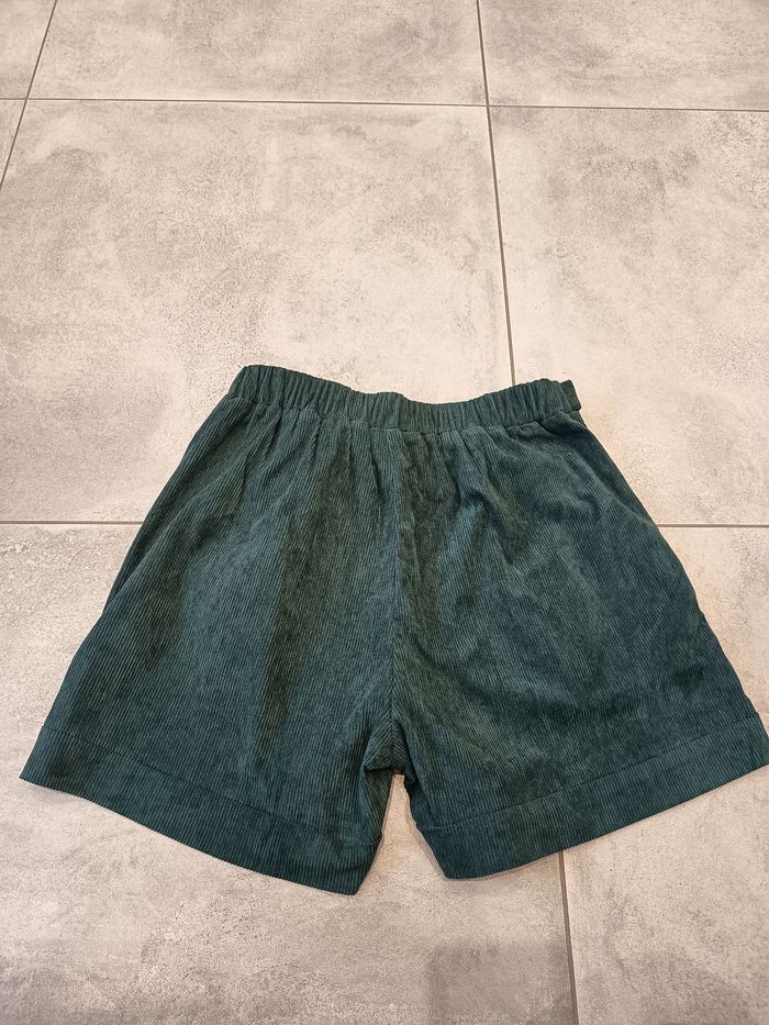 Short velours vert Emma et ella neuf taille 40 - photo numéro 6