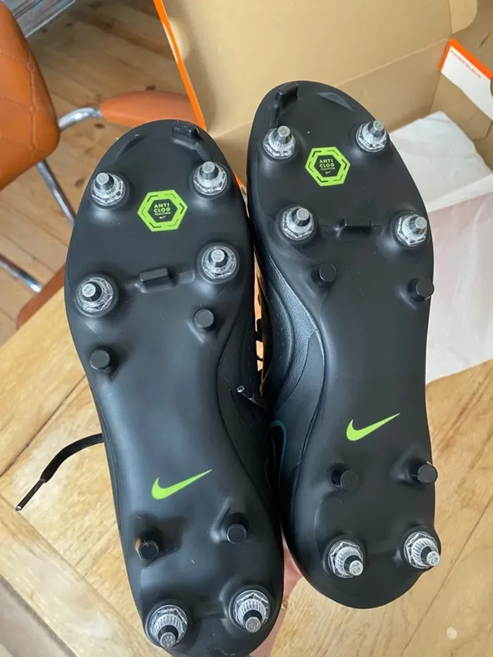 Crampons de foot Nike - photo numéro 3