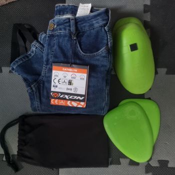 Jean moto slim taille haute modèle Cathelyn avec coques de protection taille S Ixon neuf