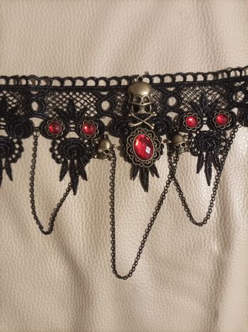 Collier ras du cou gothique tête de mort