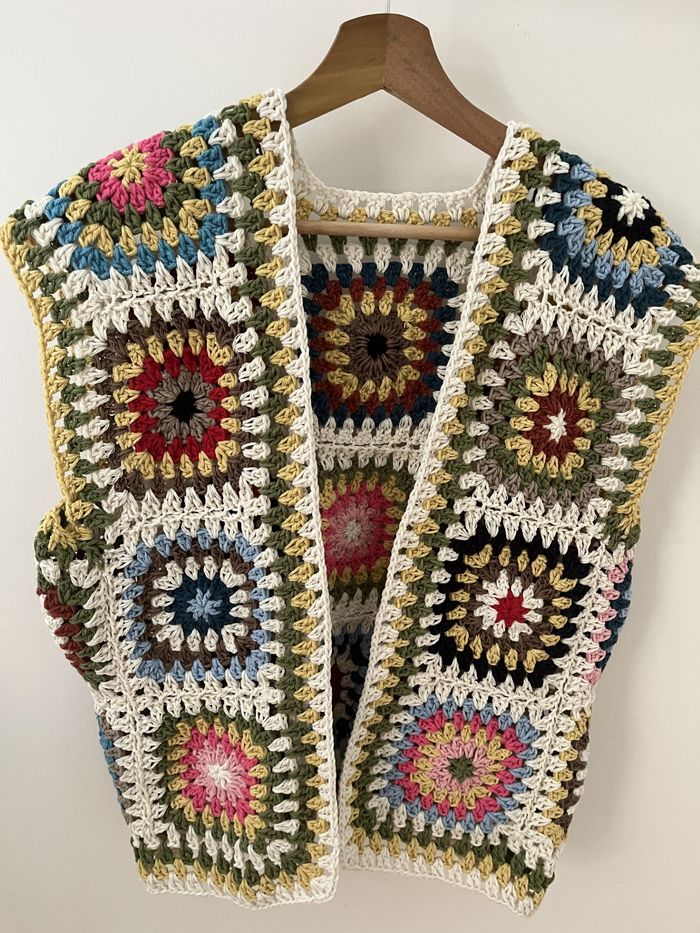gilet au crochet granny square, veste bohème, cardigan au crochet