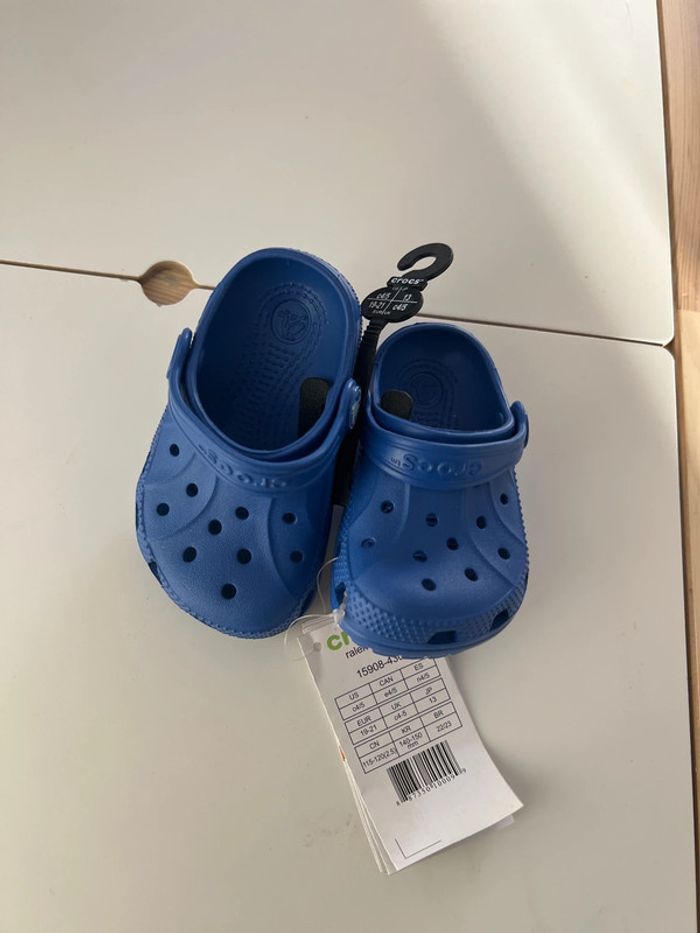 Crocs bébé neuves avec étiquette - photo numéro 7