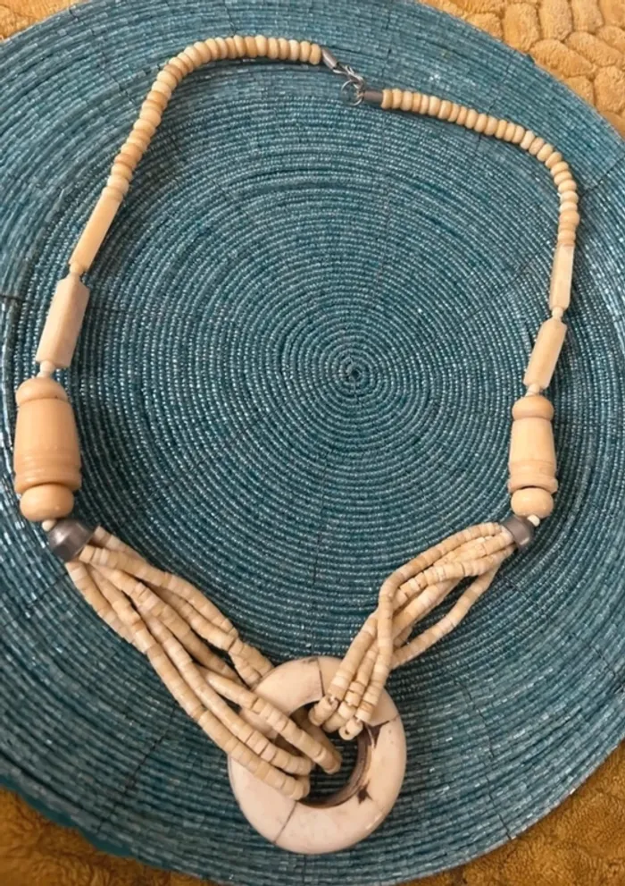 Collier bijoux perle crème anciens Ethniques  Excellent état - photo numéro 3