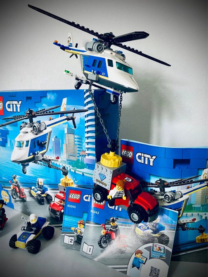 LEGO City 60243 - L’Arrestation en Hélicoptère - Complet avec Boîte et Notice - photo numéro 2