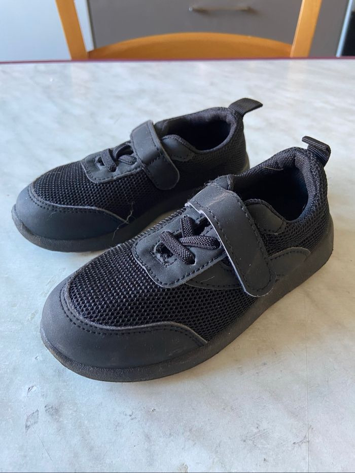Baskets 👟 Taille 26 - photo numéro 2