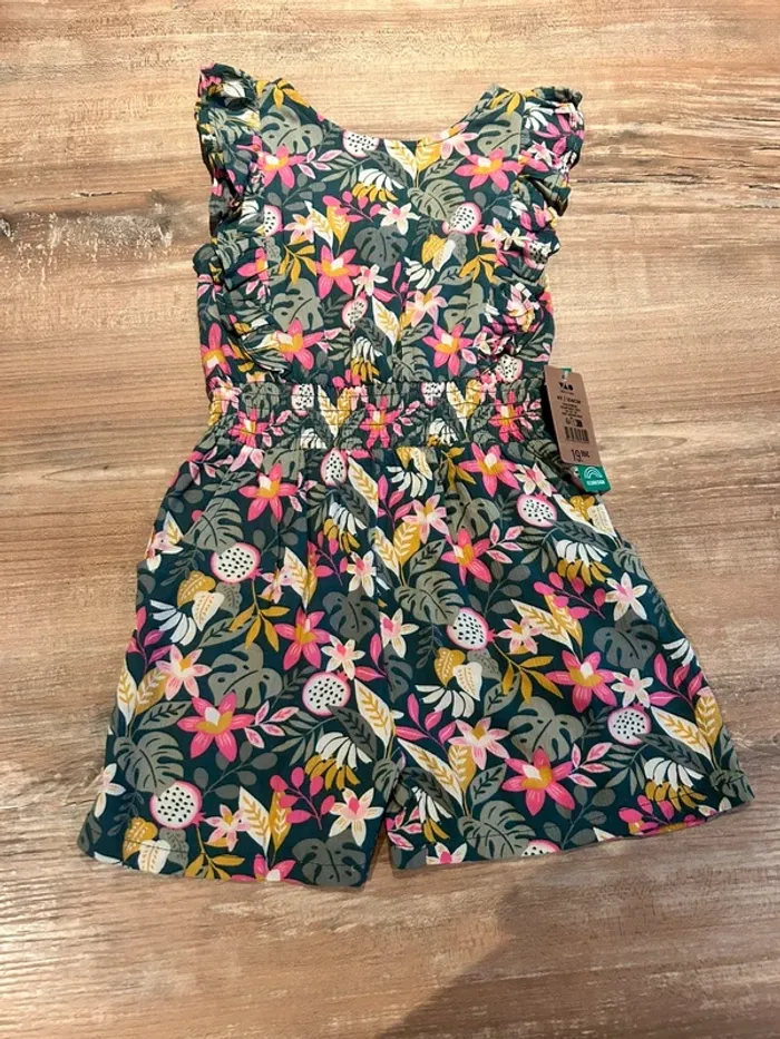 Combi short neuve tape à l’œil 4 ans