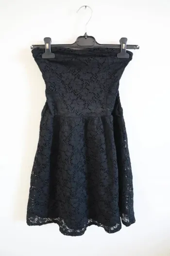 C54 robe noir cache cache 36