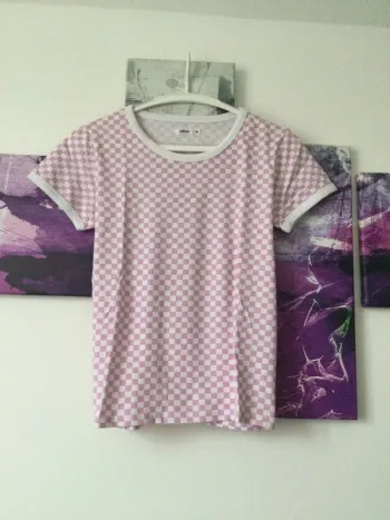 T shirt parme à carreaux taille 16 ans