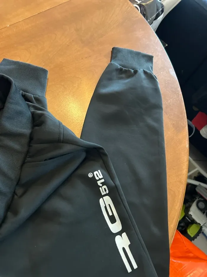 Ensemble jogging - photo numéro 4