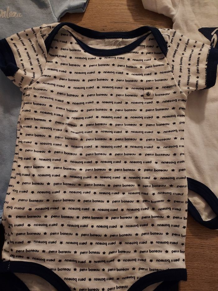 Lots de 3 bodies neufs Petit Bateau - photo numéro 2