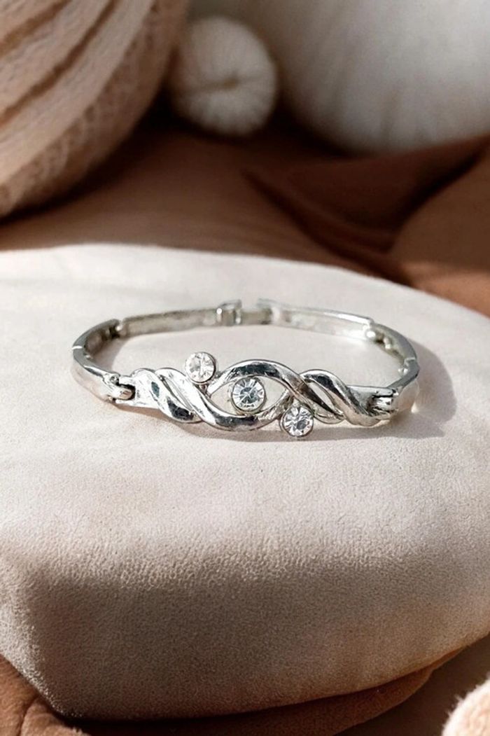 Magnifique bracelet couleur argenté vintage