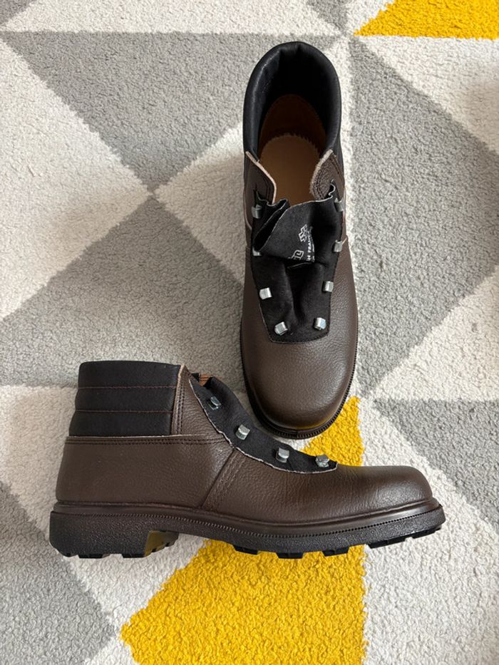 Chaussures de sécurité Jallatte Taille 43 - photo numéro 4