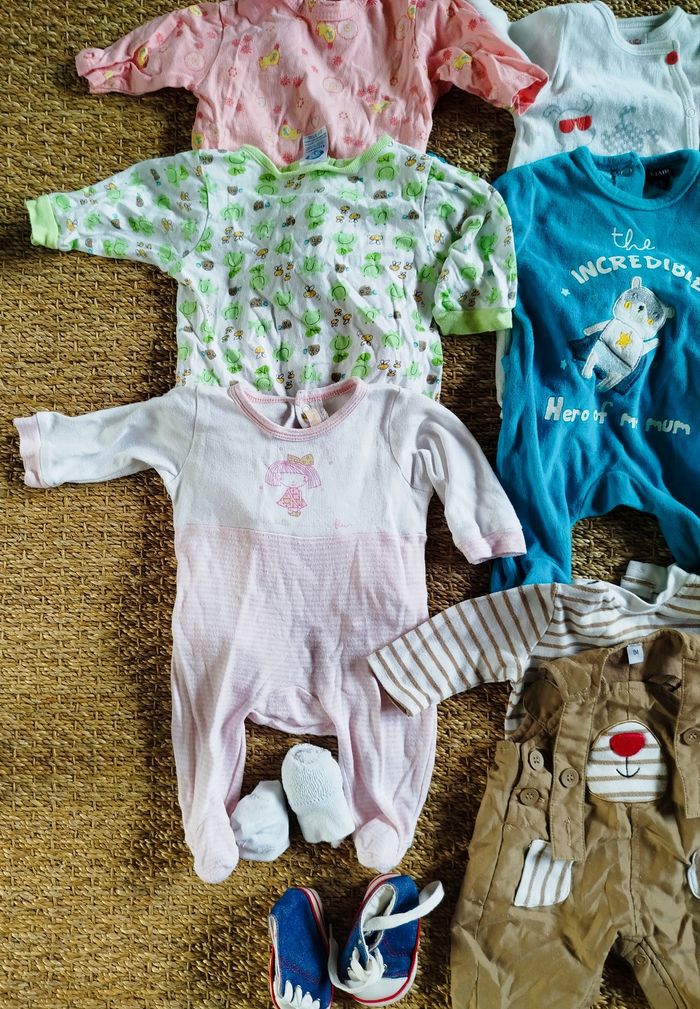 Lot pyjamas 1 mois - photo numéro 5