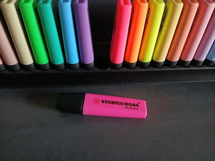 Lot de 23 surligneurs Stabilo - photo numéro 2