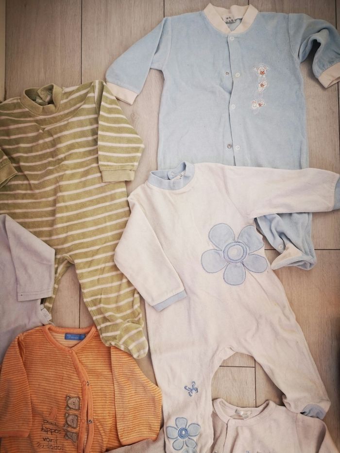 Lot de pyjamas - photo numéro 2