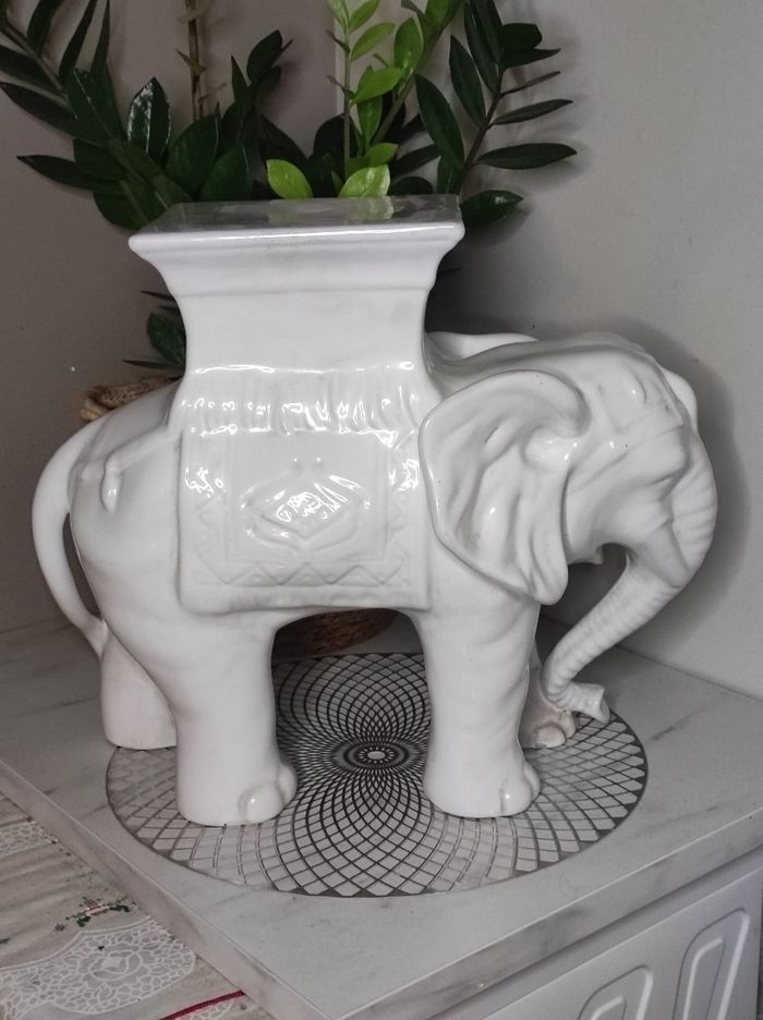 Sellette éléphant céramique vernissé
