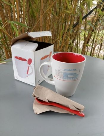 Mug neuf "Chancellerie 2015" pour collectionneurs d'objets nationaux