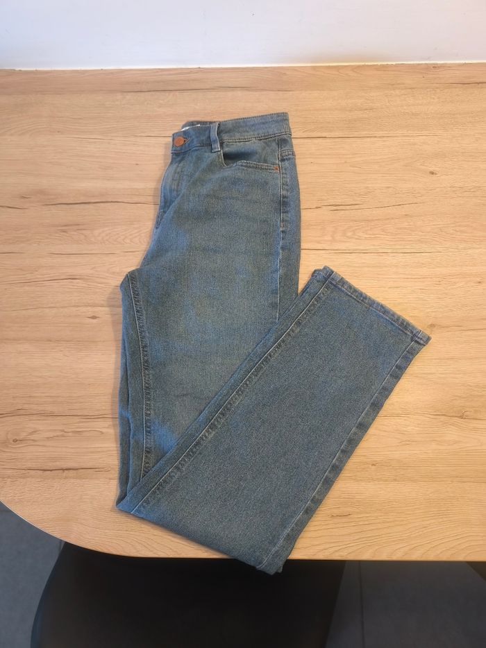 Jean droit taille 38