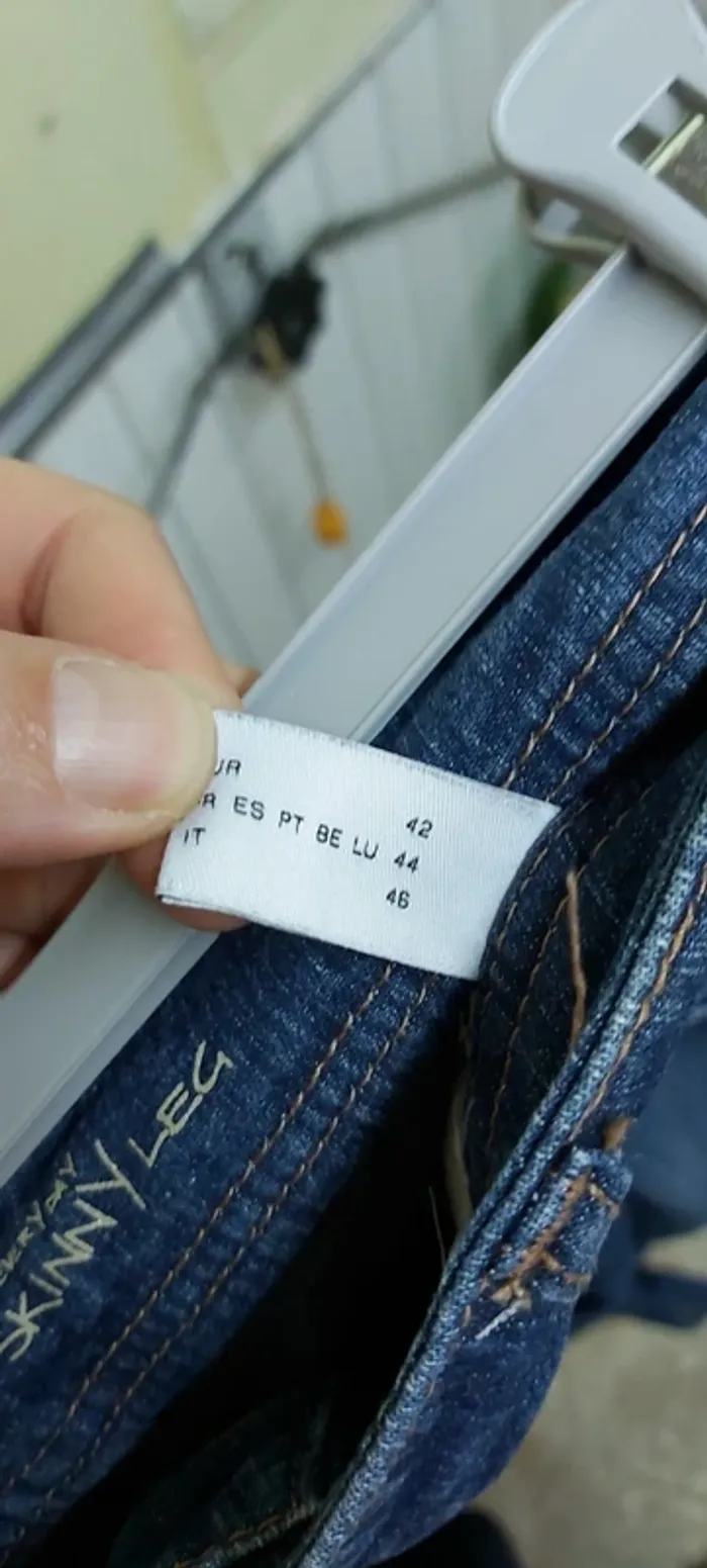 Jean taille 42 - photo numéro 2