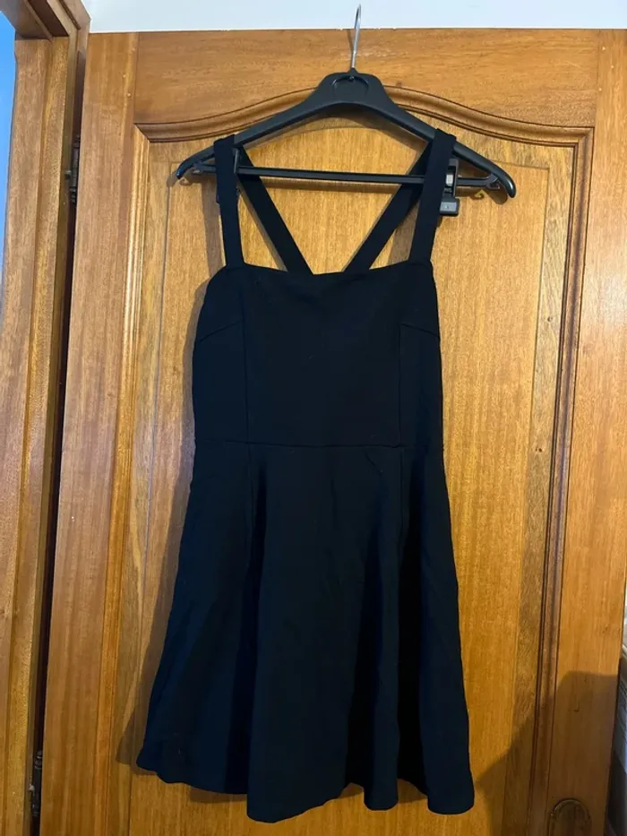 Robe noire Divided, taille M