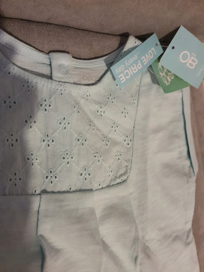 Ensemble Obaïbi t-shirt et short taille 12 mois neuf avec étiquettes - photo numéro 2