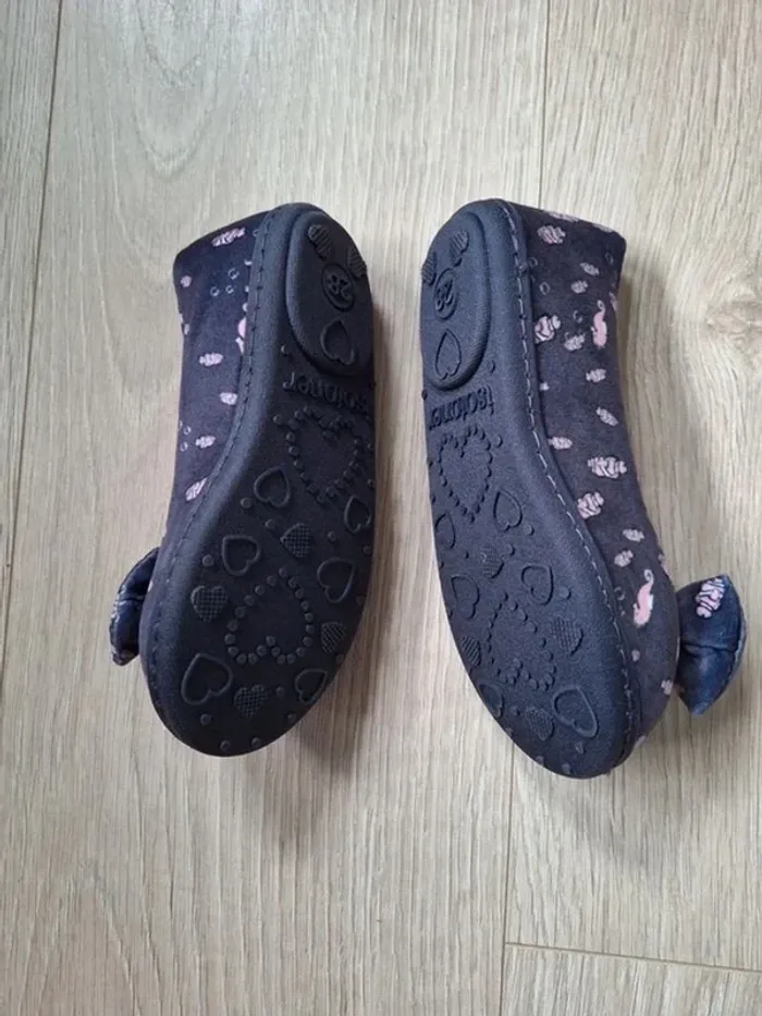Chaussons fille Isotoner neufs pointure 28 - photo numéro 3