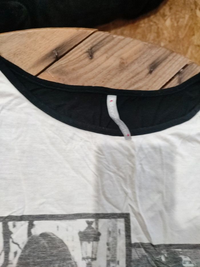 T-shirt Blanche porte photo print - photo numéro 3