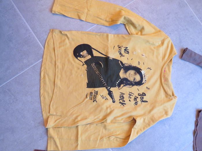 T-shirt longues manches fille, 10 ans - photo numéro 2