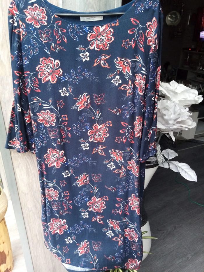 Robe fleurs T. 44
