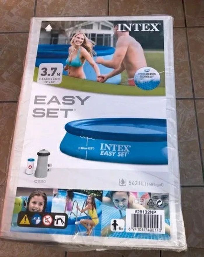 Piscine autoportante ronde Intex Easy 3,7 M de diamètre neuve dans son emballage - photo numéro 2