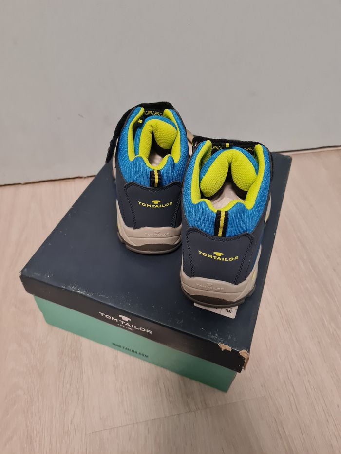 Chaussures de marche imperméables P32 Neuves - photo numéro 6